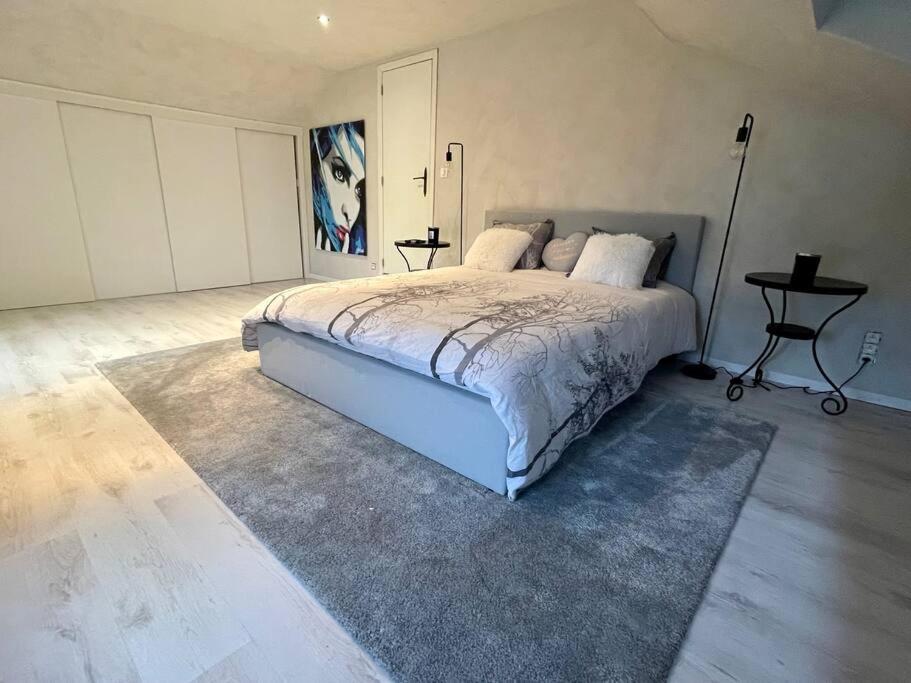 Charmante Maison De Vacances Vaux-sur-Sure ภายนอก รูปภาพ